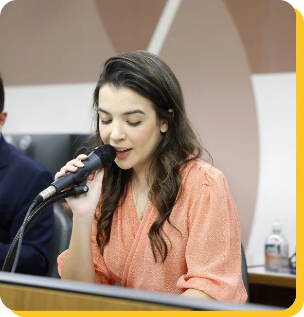 Debate e trabalho no plenário da ALMG