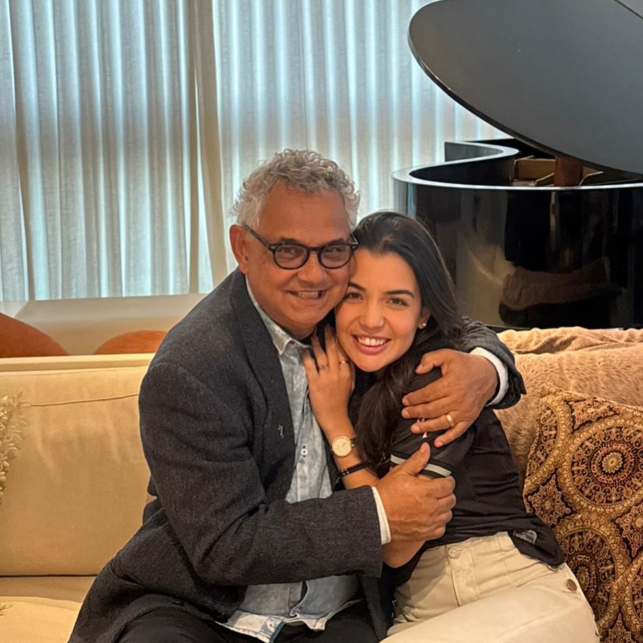 Com Nelsinho Corrêa, seu padrinho e diácono da Canção Nova